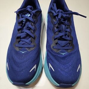 Hoka Women's Blue and Teal Arahi 6 - Size 9